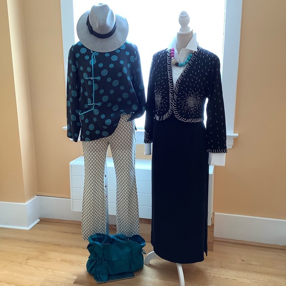 Meet your Posher, Valerie 🇨🇦 - Picture 5 of 9